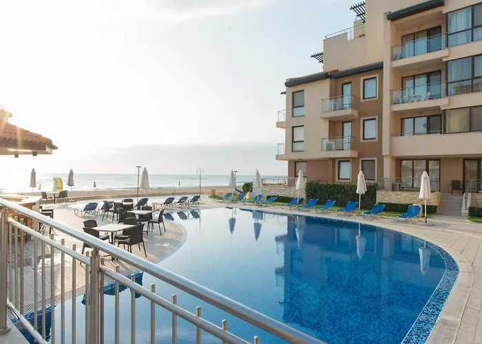 With A Large Terrace And Direct Access To The Sea Apartment