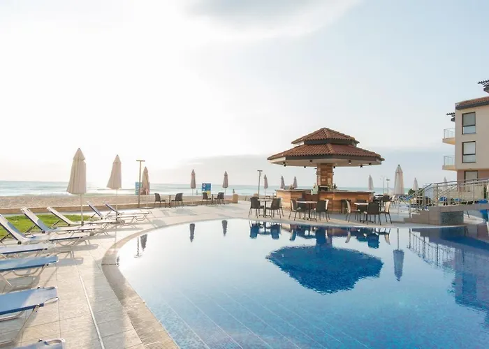 With A Large Terrace And Direct Access To The Sea * Obzor