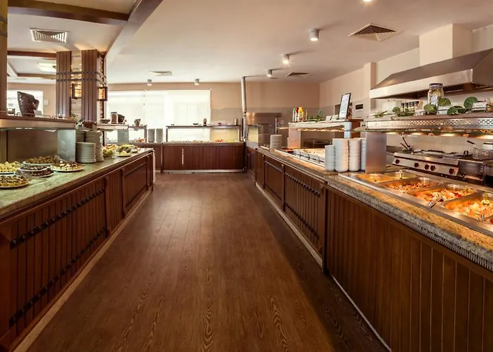 With A Large Terrace And Direct Access To The Sea Apartment *